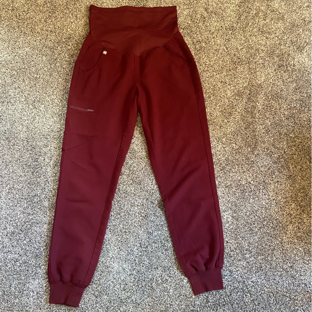 FIGS maternity joggers XS!